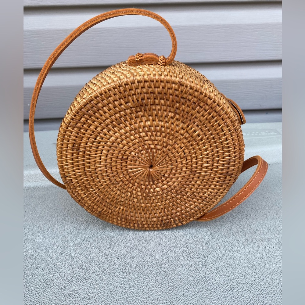 Handwoven Round Rattan Sling/Shoulder Bag - Picture 5 of 11